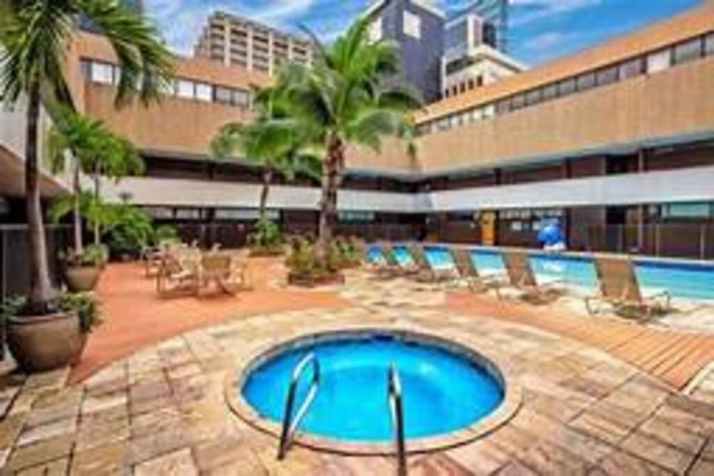 Condotel With Free Parking Wifi Central Ac Honolulu Exterior photo