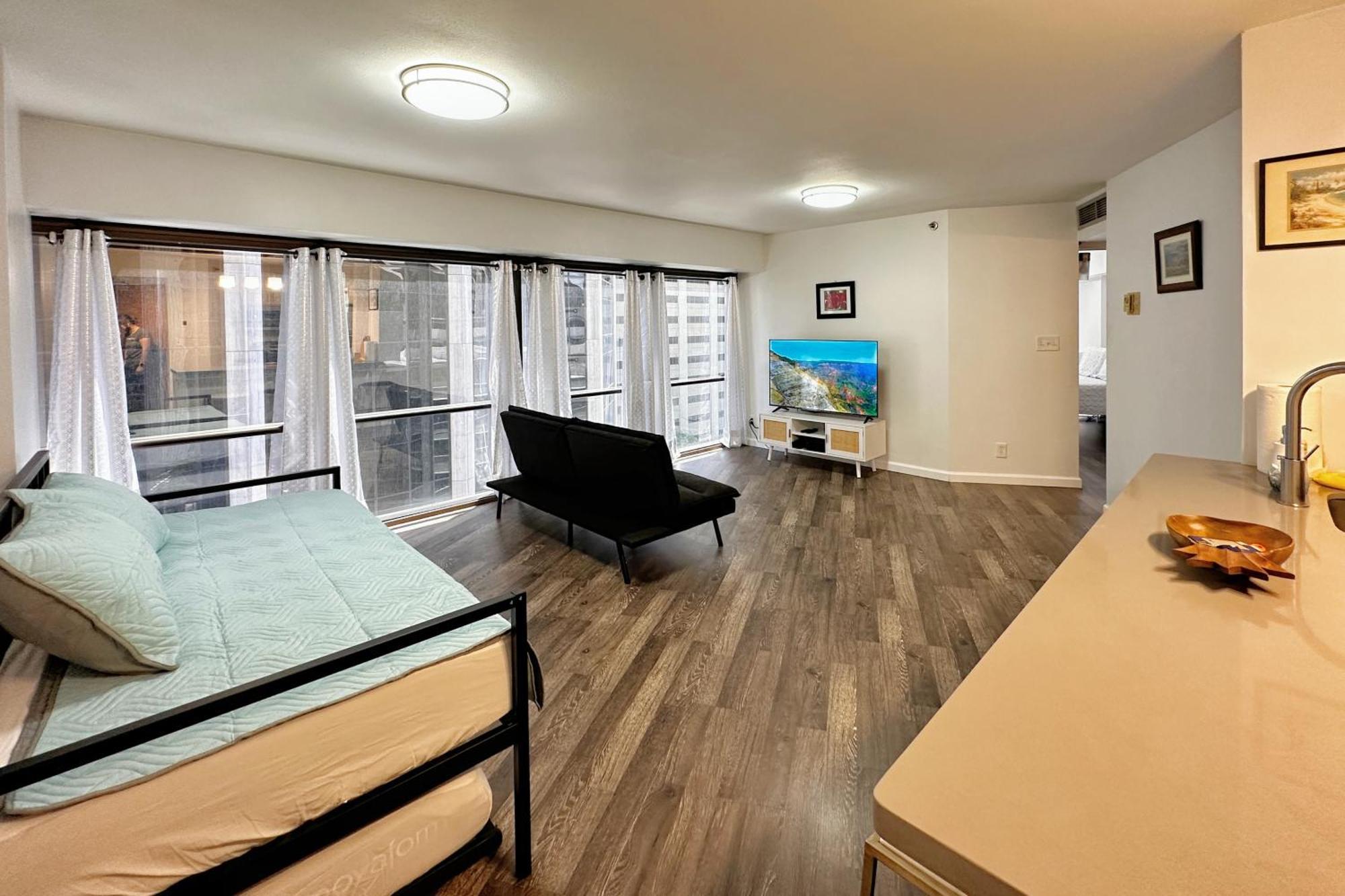 Condotel With Free Parking Wifi Central Ac Honolulu Room photo