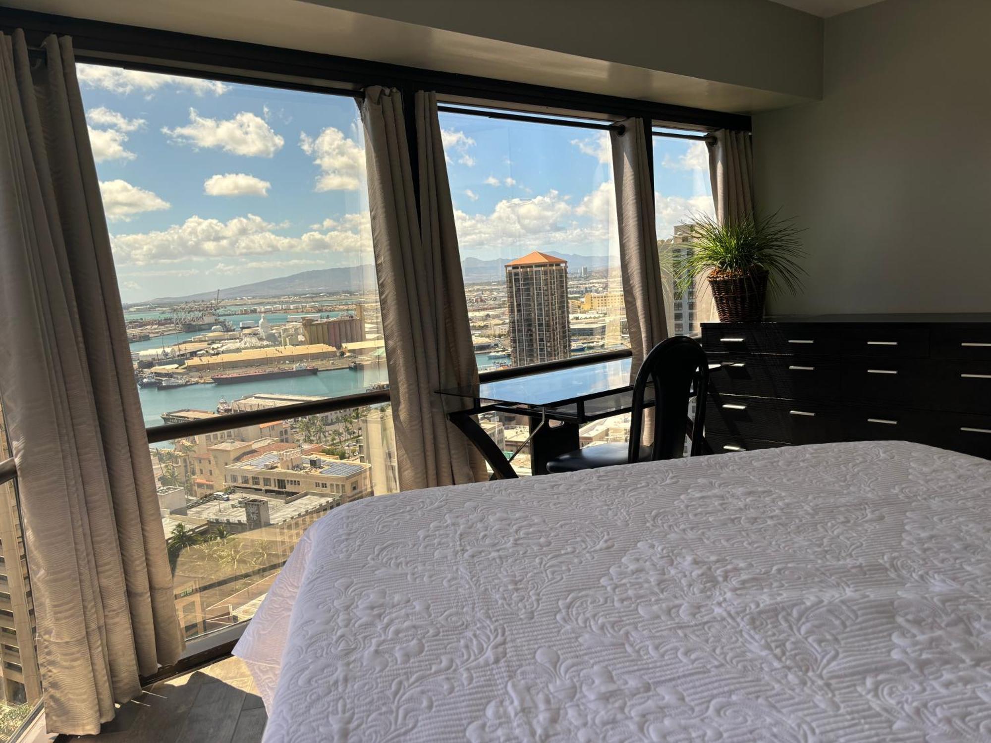 Condotel With Free Parking Wifi Central Ac Honolulu Room photo