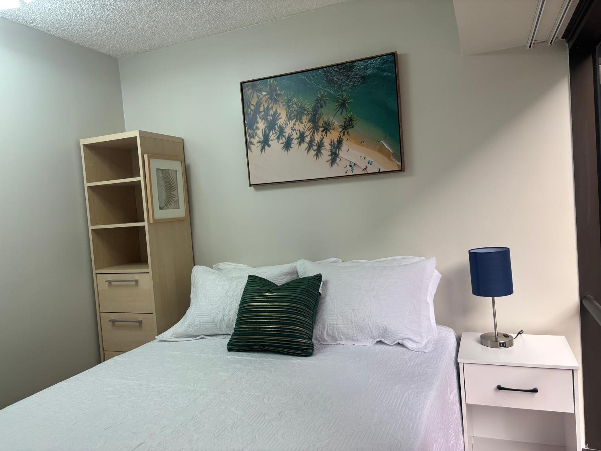 Condotel With Free Parking Wifi Central Ac Honolulu Room photo