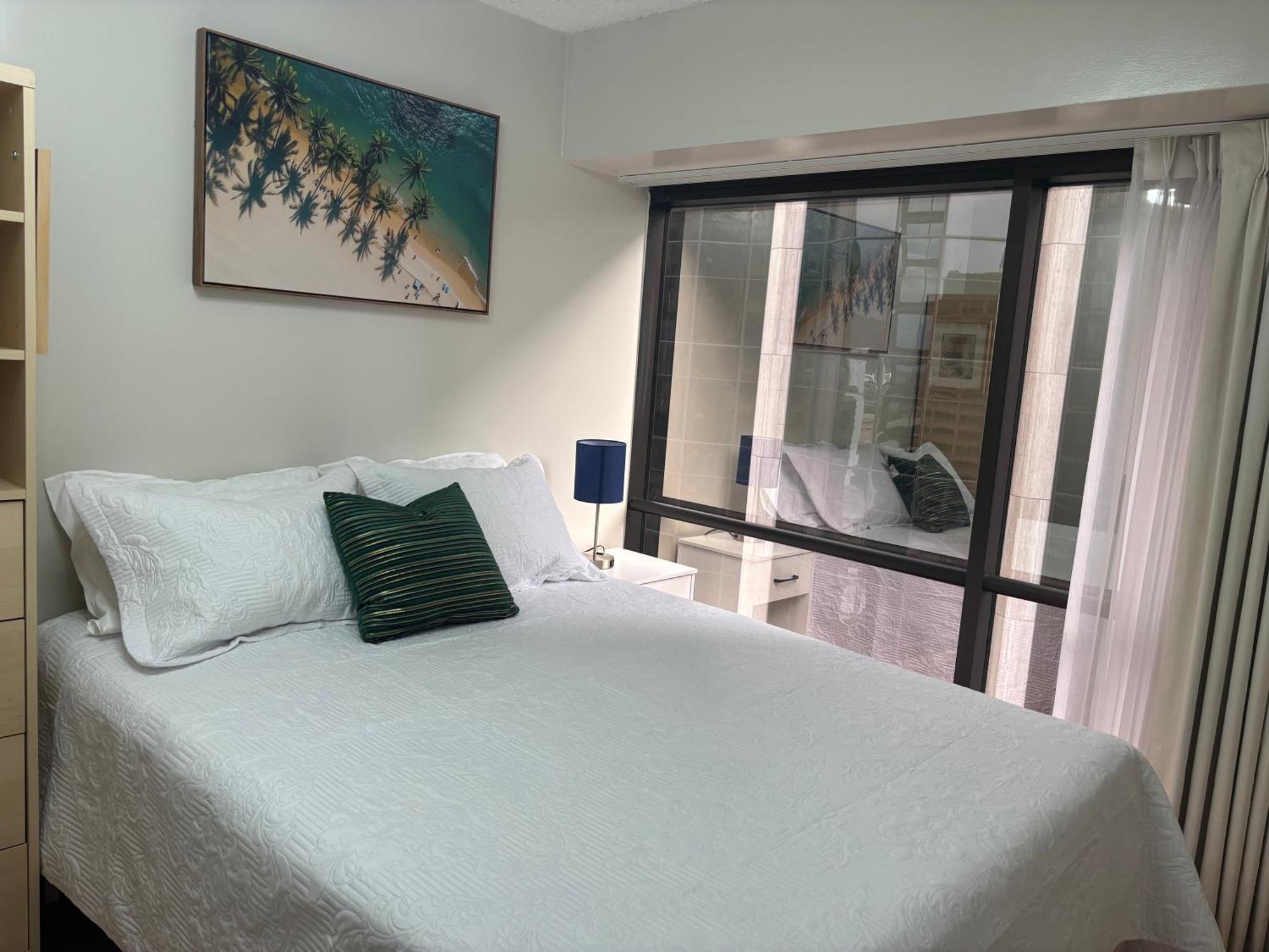 Condotel With Free Parking Wifi Central Ac Honolulu Room photo