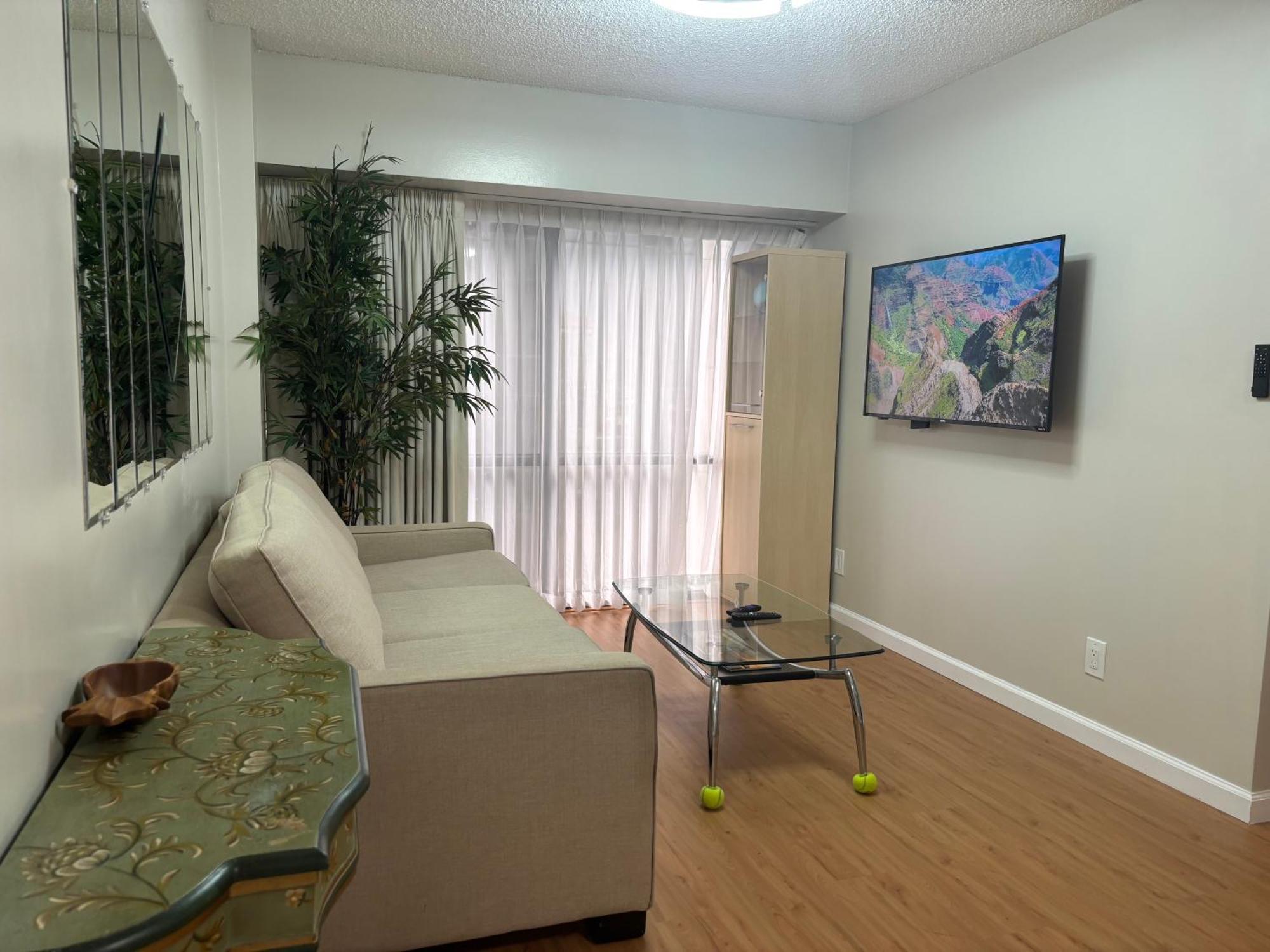 Condotel With Free Parking Wifi Central Ac Honolulu Room photo
